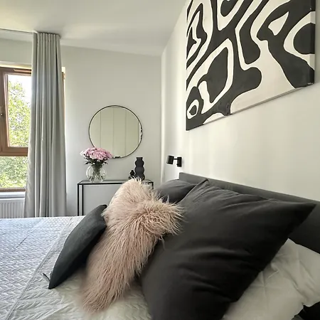 Wola Apartments Ludwiki With Parking And Terrace By Renters Prestige Warsaw Room photo