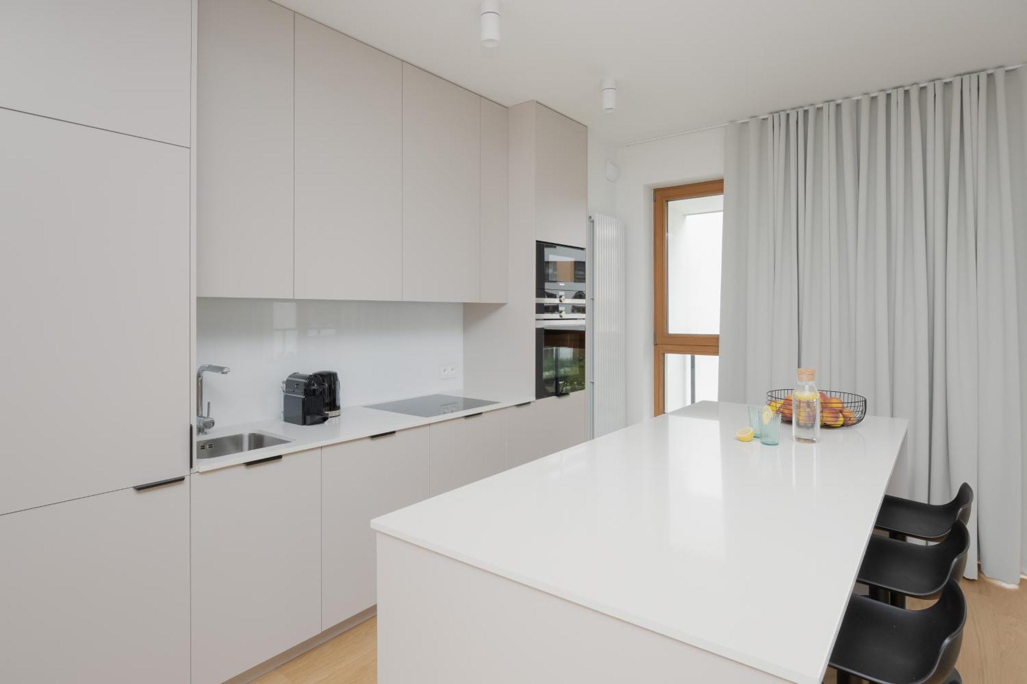 Wola Ludwiki With Parking And Terrace By Renters Prestige Apartment Warschau
